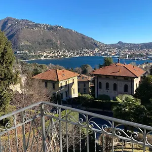 https://lora-como-apartment.it-lombardy.com